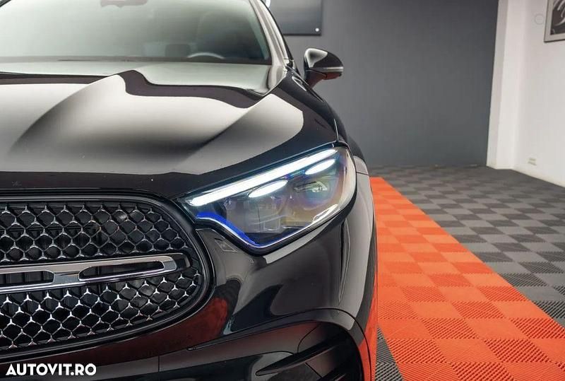 Second-hand Mercedes GLC300 Advanced 269 CP (197 kW) 2024 Culoarenegru Coupe