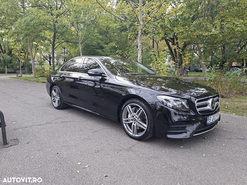 Culoarenegru Utilizat 2017 Mercedes E220 Berlinǎ | 26.500 EUR (Scump) - Imagine 1/4