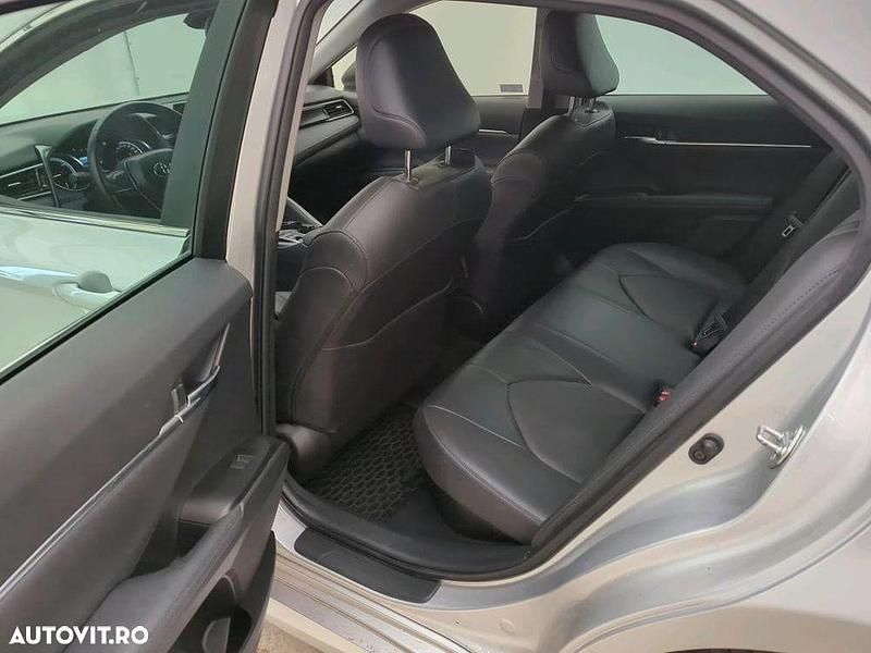 Second-hand Toyota Camry Business Edition 218 CP (160 kW) 2022 Culoareargint Berlinǎ