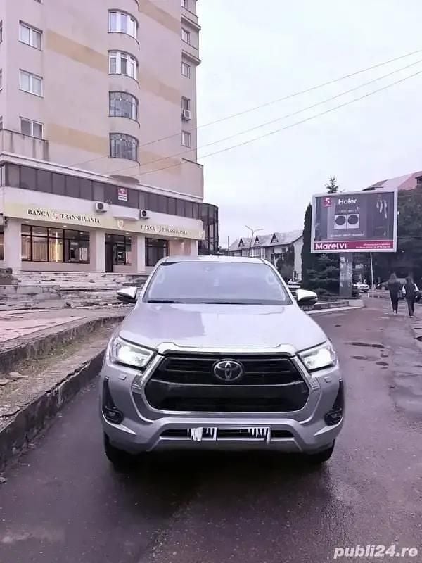 Utilizat 2024 Toyota HiLux Pickup | 39.990 EUR - Imagine 1/4