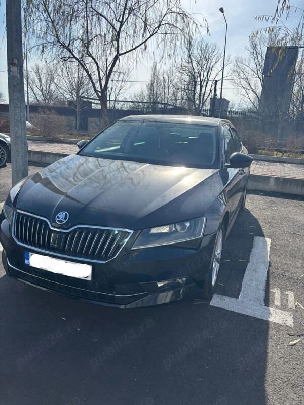 Negru Utilizat 2018 Skoda Superb Berlinǎ | 12.500 EUR (Super Preț) - Imagine 1/4