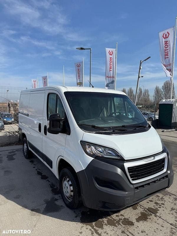 Second-hand Peugeot Boxer 130 CP (95 kW) 2016 Culoarealb Van