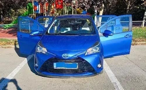 Utilizat 2019 Toyota Yaris Hybrid Berlinǎ | 12.800 EUR (Super Preț) - Imagine 1/4