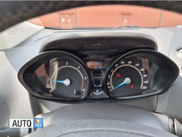 Second-hand Ford Tourneo 89 CP (65 kW) 2014 Albastru Van