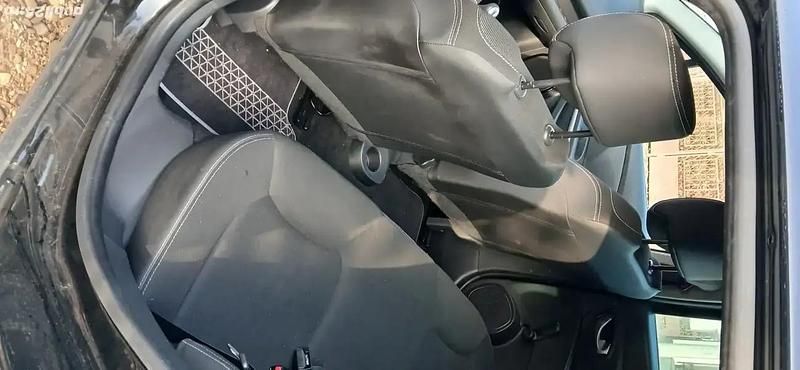 Second-hand Renault Clio 90 CP (66 kW) 2015 Negru Monovolum