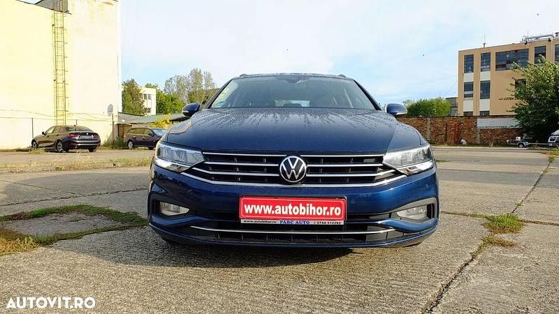 Culoarealbastru Utilizat 2021 VW Passat Comfortline Break | 14.590 EUR (Preț bun) - Imagine 1/4