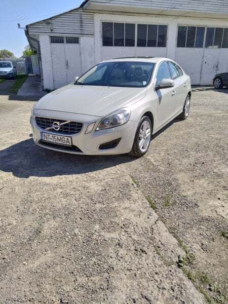 Utilizat 2013 Volvo S60 Berlinǎ | 9.000 EUR - Imagine 1/4