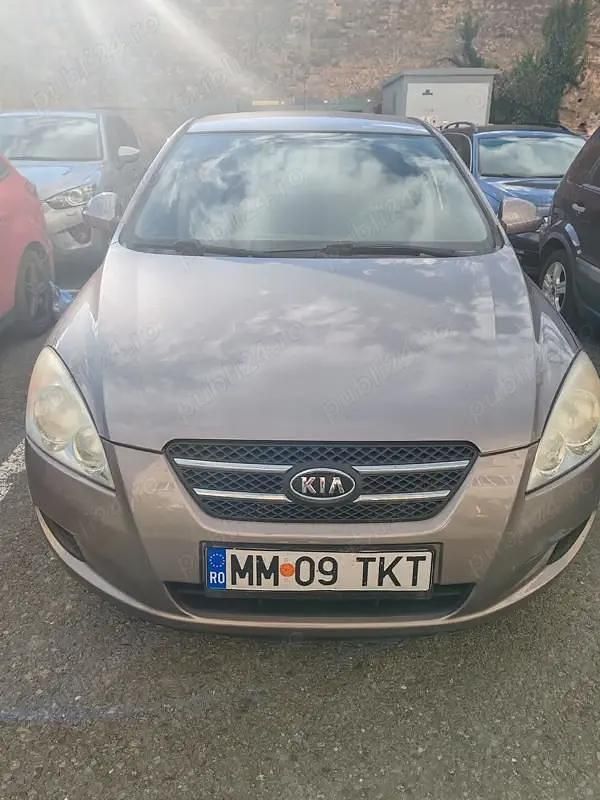 Utilizat 2007 Kia Ceed Berlinǎ | 2.800 EUR - Imagine 1/4