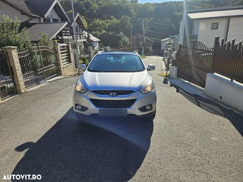 Culoareargint Utilizat 2011 Hyundai ix35 SUV | 3.500 EUR (Super Preț) - Imagine 1/4