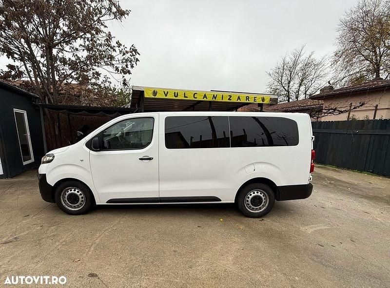 Culoarealb Utilizat 2020 Opel Vivaro Van | 14.000 EUR (Preț OK) - Imagine 1/4