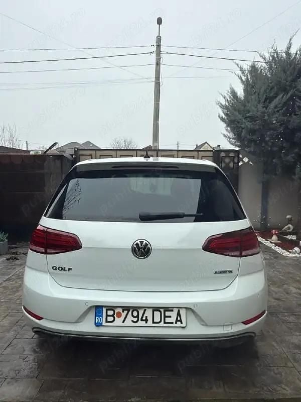 Second-hand VW Golf VIII 131 CP (96 kW) 2020 Berlinǎ