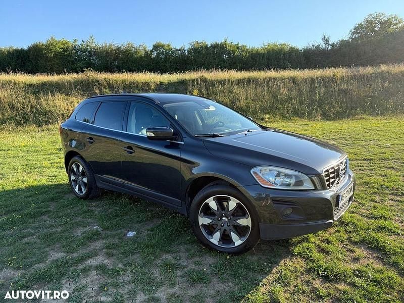 Gri Utilizat 2010 Volvo XC60 Momentum SUV | 8.500 EUR (Preț OK) - Imagine 1/4