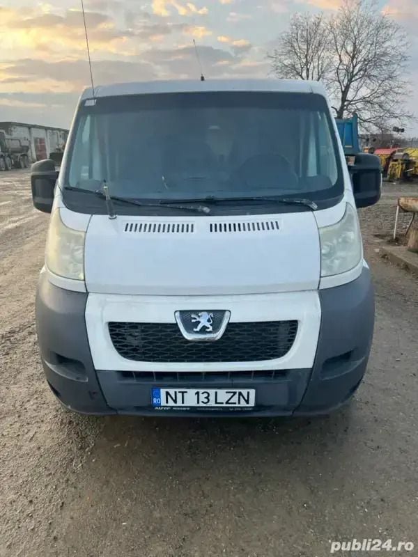 Second-hand Peugeot Boxer 100 CP (73 kW) 2012 Van