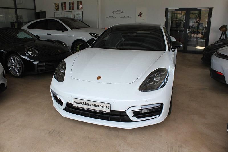 Nouă Porsche Panamera GTS 480 CP (353 kW) 2025 Berlinǎ