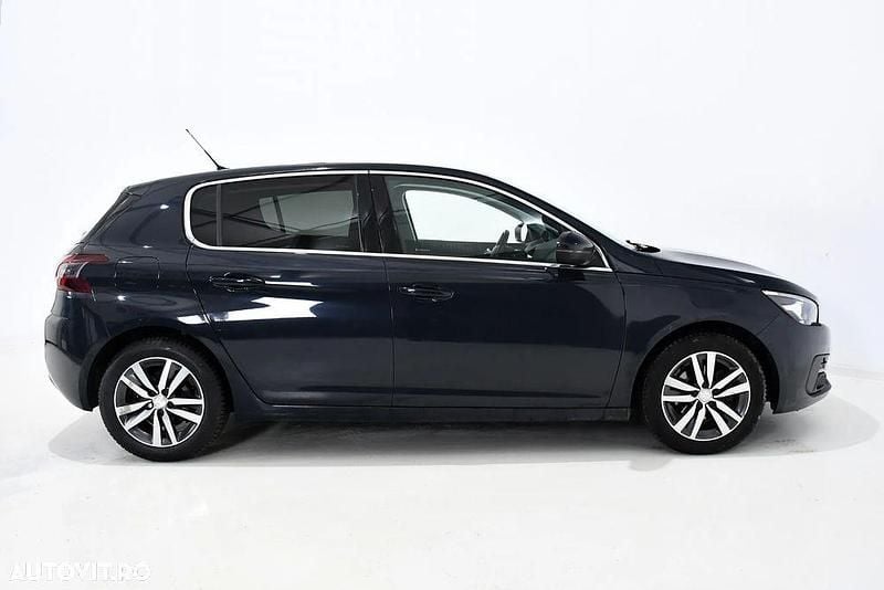 Second-hand Peugeot 308 Allure 130 CP (95 kW) 2019 Culoaregri Hatchback