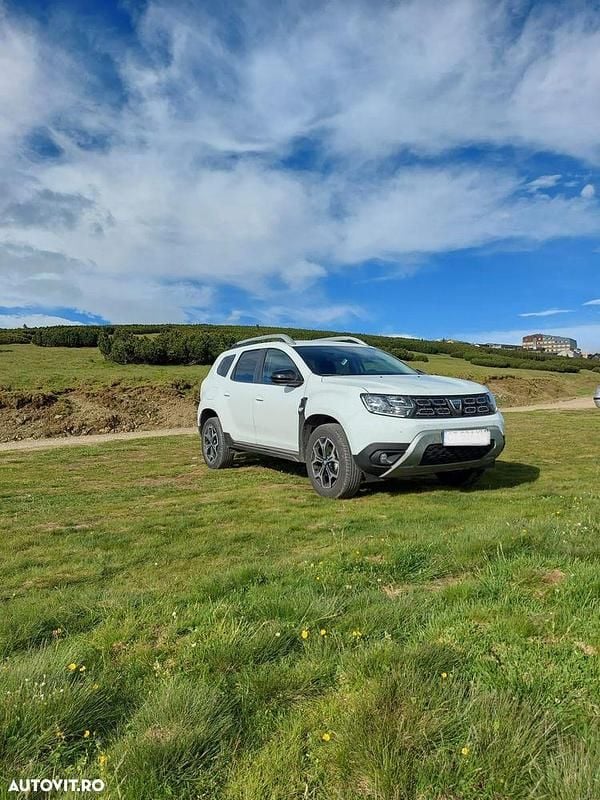 Alb Utilizat 2021 Dacia Duster SUV | 14.000 EUR (Preț OK) - Imagine 1/4