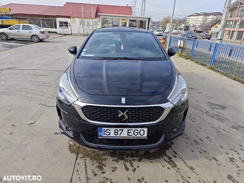 Culoarenegru Utilizat 2015 Citroën DS5 So Chic Hatchback | 9.200 EUR (Preț OK) - Imagine 1/4