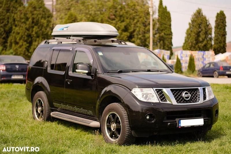 Culoarenegru Utilizat 2010 Nissan Pathfinder SUV | 12.500 EUR - Imagine 1/4