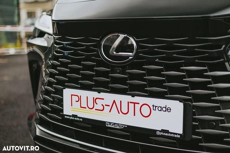 Nouă Lexus RX450h+ E-FOUR 309 CP (227 kW) 2025 Culoarenegru SUV
