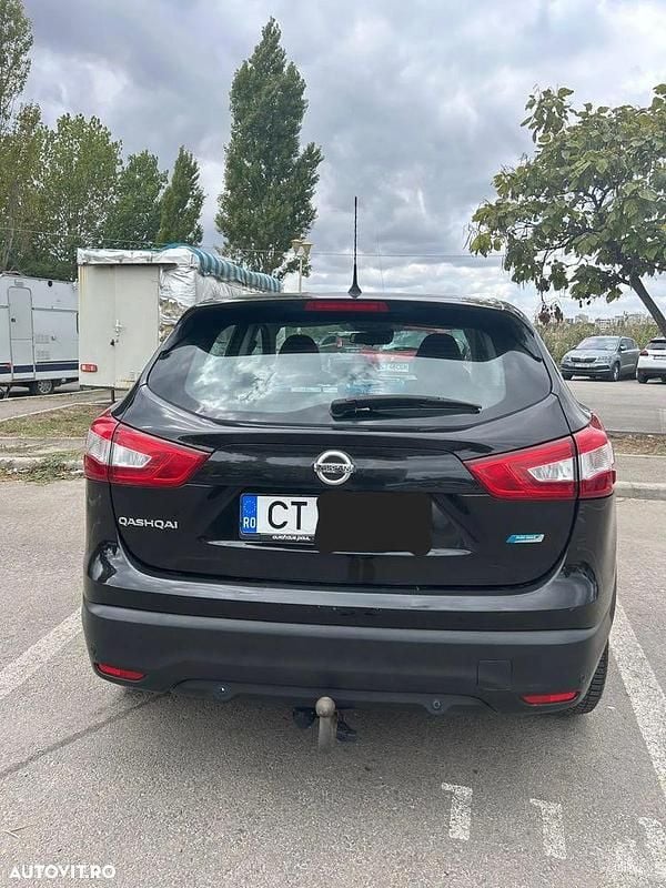 Culoarenegru Utilizat 2015 Nissan Qashqai N-Connecta SUV | 9.600 EUR (Preț bun) - Imagine 1/4