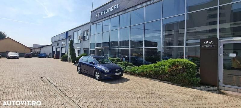 Culoarealbastru Utilizat 2011 Hyundai i30 Classic Hatchback | 3.490 EUR (Preț bun) - Imagine 1/4