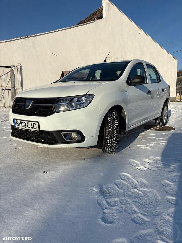 Culoarealb Utilizat 2020 Dacia Logan Essentiel Berlinǎ | 8.399 EUR (Preț bun) - Imagine 1/4