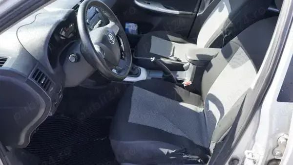 Gri Utilizat 2011 Toyota Corolla Berlinǎ | 7.200 EUR (Preț OK) - Imagine 1/4