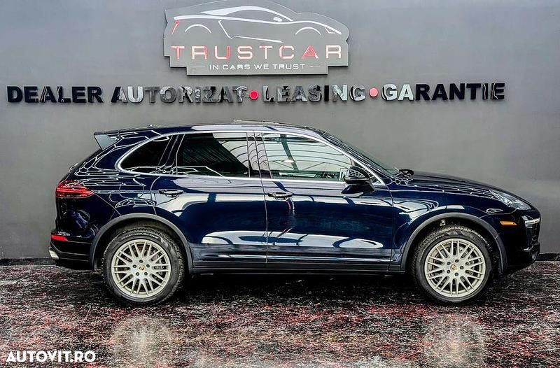 Second-hand Porsche Cayenne Platinum Edition 262 CP (192 kW) 2014 Culoarealbastru SUV