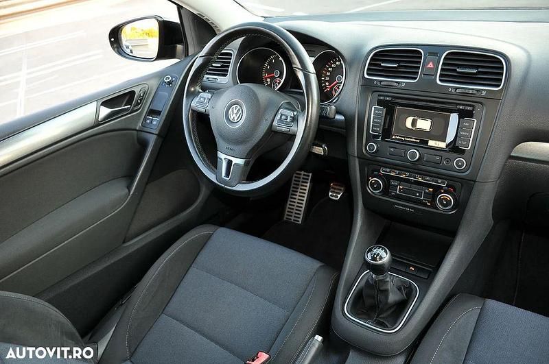 Second-hand VW Golf Highline 122 CP (89 kW) 2012 Culoarenegru Coupe