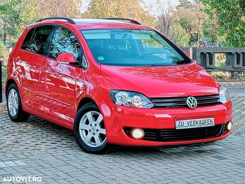 Culoarerosu Utilizat 2011 VW Golf Plus Cross Life Monovolum | 4.850 EUR (Preț OK) - Imagine 1/4