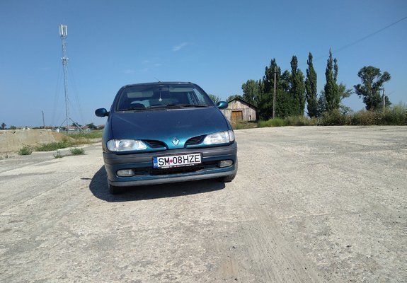 Albastru Utilizat 1999 Renault Scénic Monovolum | 1.300 EUR - Imagine 1/4