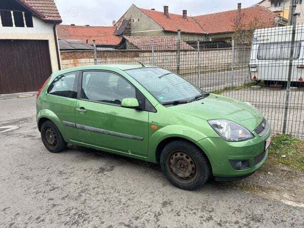 Utilizat 2008 Ford Fiesta Hatchback | 1.100 EUR (Super Preț) - Imagine 1/4