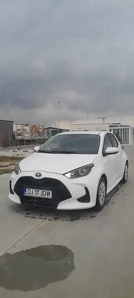 Utilizat 2023 Toyota Yaris Hybrid Hatchback | 17.600 EUR (Puțin scump) - Imagine 1/4