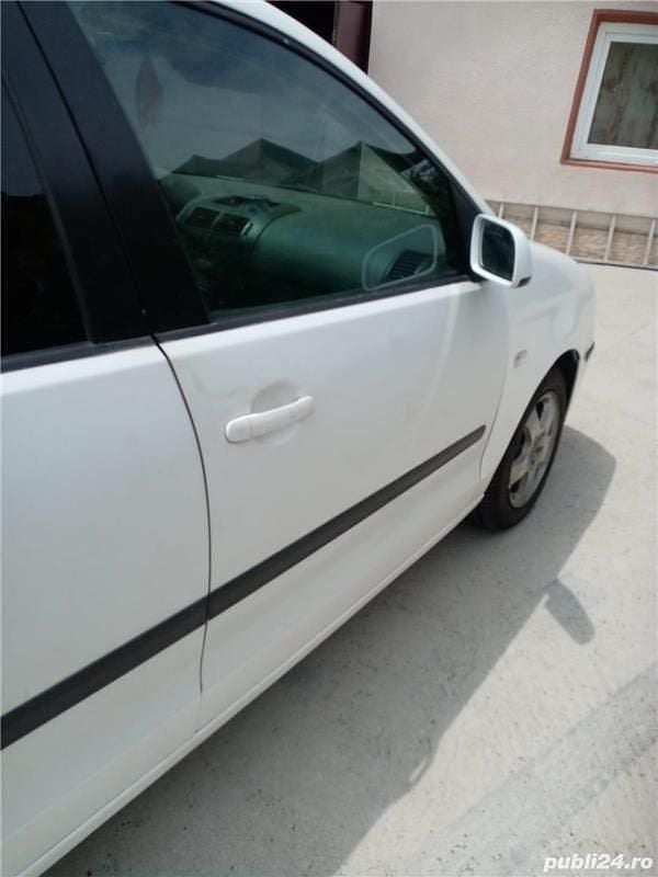 Utilizat 2004 VW Polo Berlinǎ | 1.150 EUR (Super Preț) - Imagine 1/4