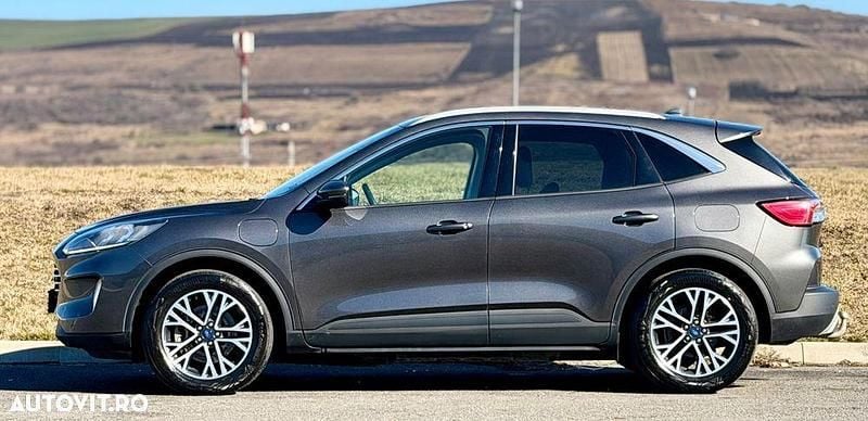 Second-hand Ford Kuga Titanium 225 CP (165 kW) 2021 Culoaregri SUV