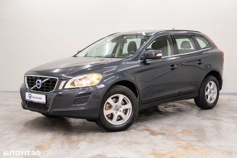 Gri Utilizat 2012 Volvo XC60 SUV | 11.990 EUR (Puțin scump) - Imagine 1/4