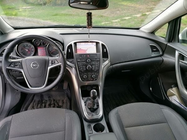 Utilizat 2012 Opel Astra Break | 5.800 EUR (Scump) - Imagine 1/4