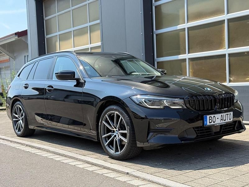 Utilizat 2022 BMW 320 | 31.693 EUR (Scump) - Imagine 1/1