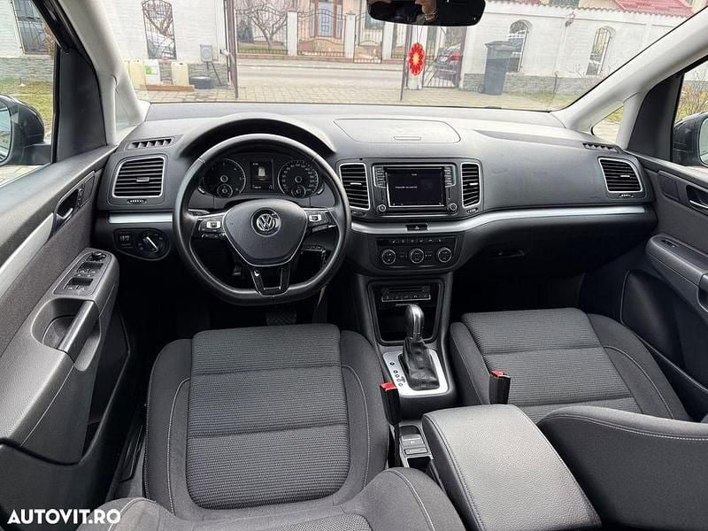 Second-hand VW Sharan Comfortline 150 CP (110 kW) 2019 Culoarenegru Monovolum