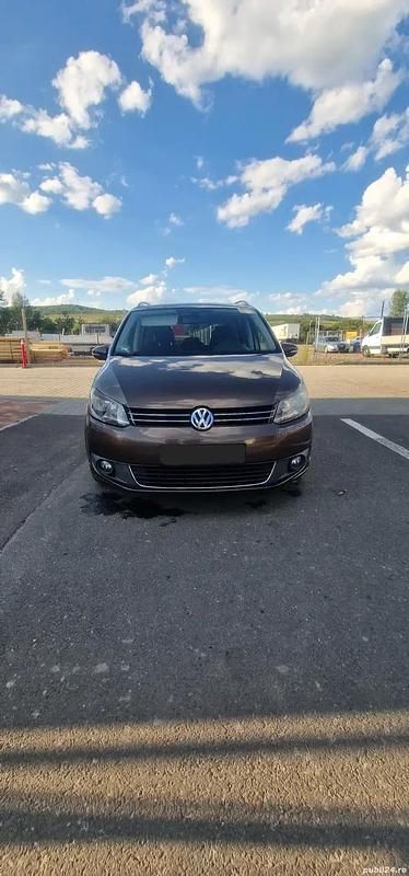 Utilizat 2010 VW Touran Monovolum | 5.700 EUR (Preț OK) - Imagine 1/4