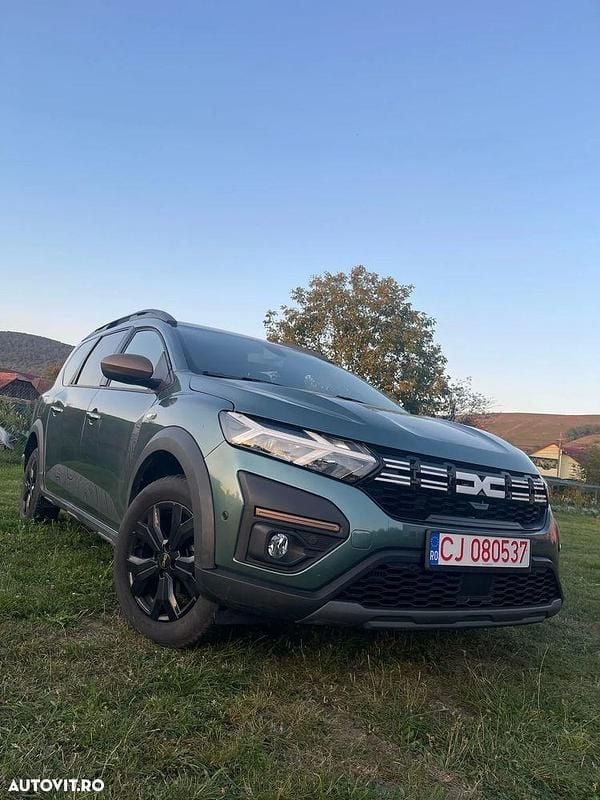 Culoareverde Utilizat 2023 Dacia Jogger Extreme Monovolum | 12.900 EUR (Preț bun) - Imagine 1/4