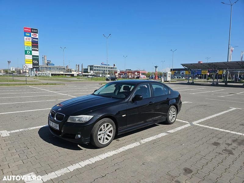 Culoarenegru Utilizat 2011 BMW 320 Berlinǎ | 6.200 EUR (Preț OK) - Imagine 1/4