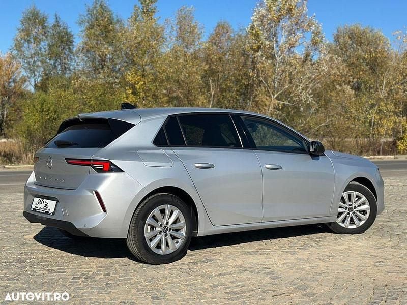 Second-hand Opel Astra Elegance 130 CP (95 kW) 2023 Culoaregri Hatchback