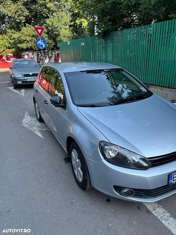 Culoareargint Utilizat 2008 VW Golf VI Trendline Hatchback | 3.800 EUR (Preț bun) - Imagine 1/4