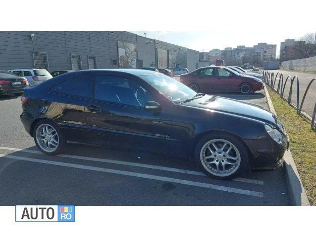 Second-hand Mercedes C180 140 CP (102 kW) 2004 Negru Coupe