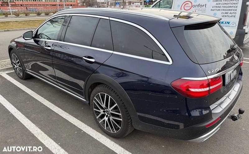 Second-hand Mercedes E220 All-Terrain Exclusive 194 CP (142 kW) 2019 Culoarealbastru Break