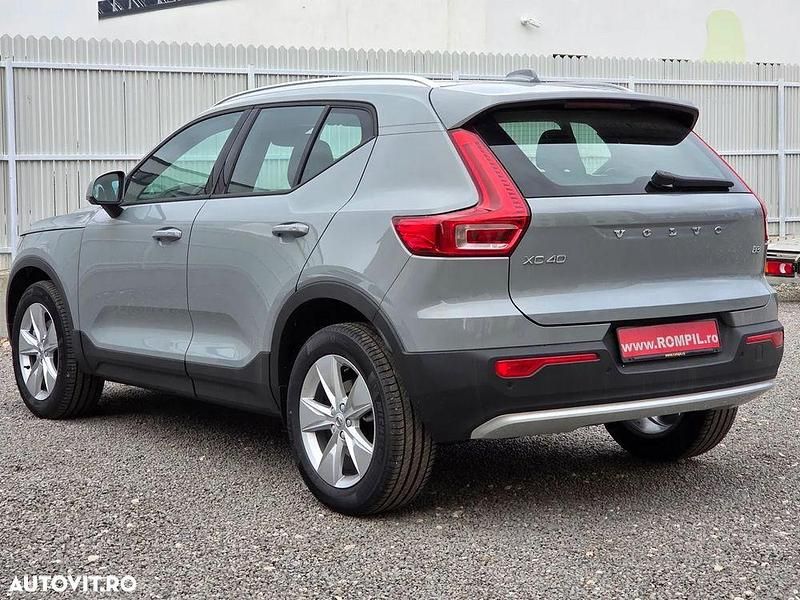 Nouă Volvo XC40 Core 163 CP (119 kW) 2025 Culoaregri SUV
