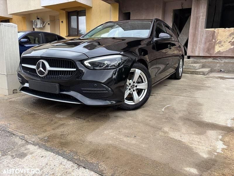 Culoarenegru Utilizat 2022 Mercedes C220 Avantgarde Break | 20.800 EUR - Imagine 1/4