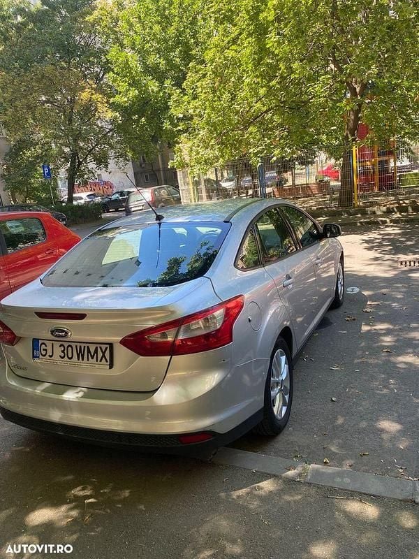 Second-hand Ford Focus Titanium 115 CP (84 kW) 2015 Culoareargint Berlinǎ