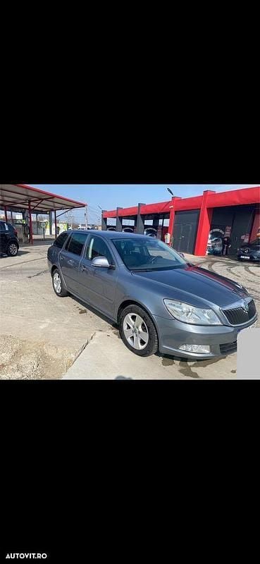 Culoaregri Utilizat 2013 Skoda Octavia Elegance Break | 4.950 EUR (Preț bun) - Imagine 1/4